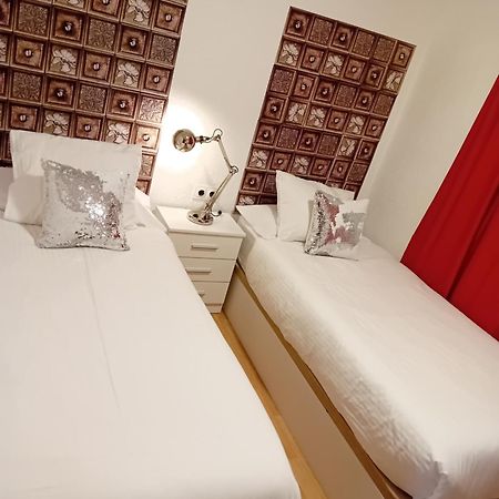 Apartamento Compartido Excelente Ubicacion Ел Прат де Льобрегат Екстериор снимка