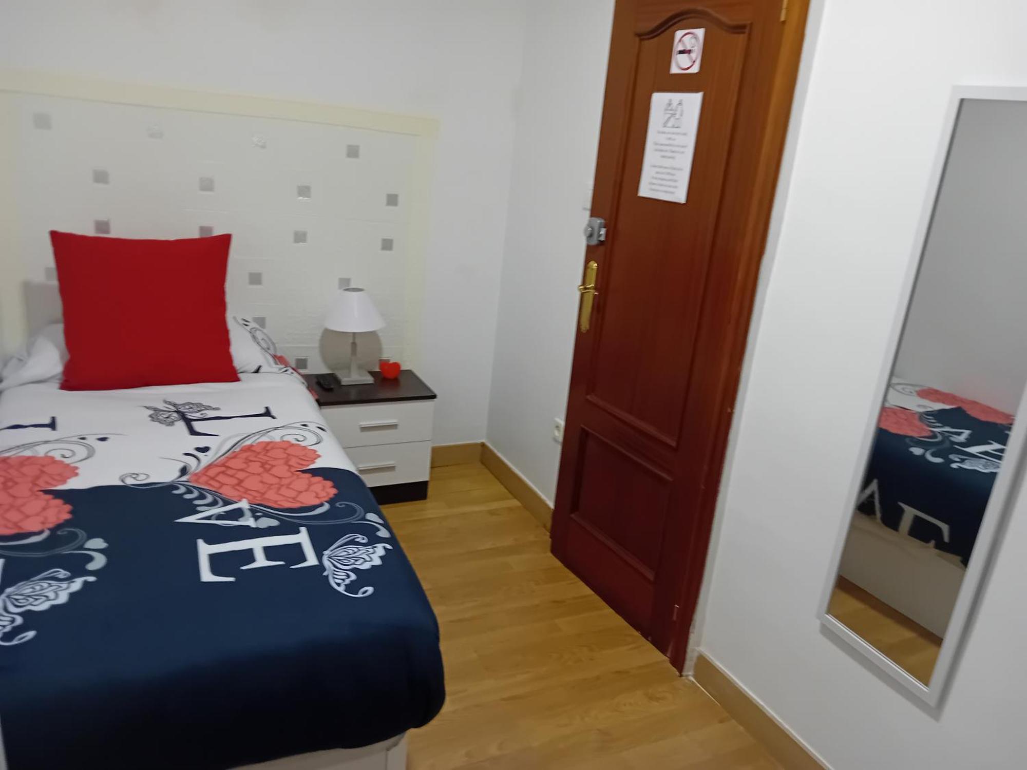 Apartamento Compartido Excelente Ubicacion Ел Прат де Льобрегат Екстериор снимка