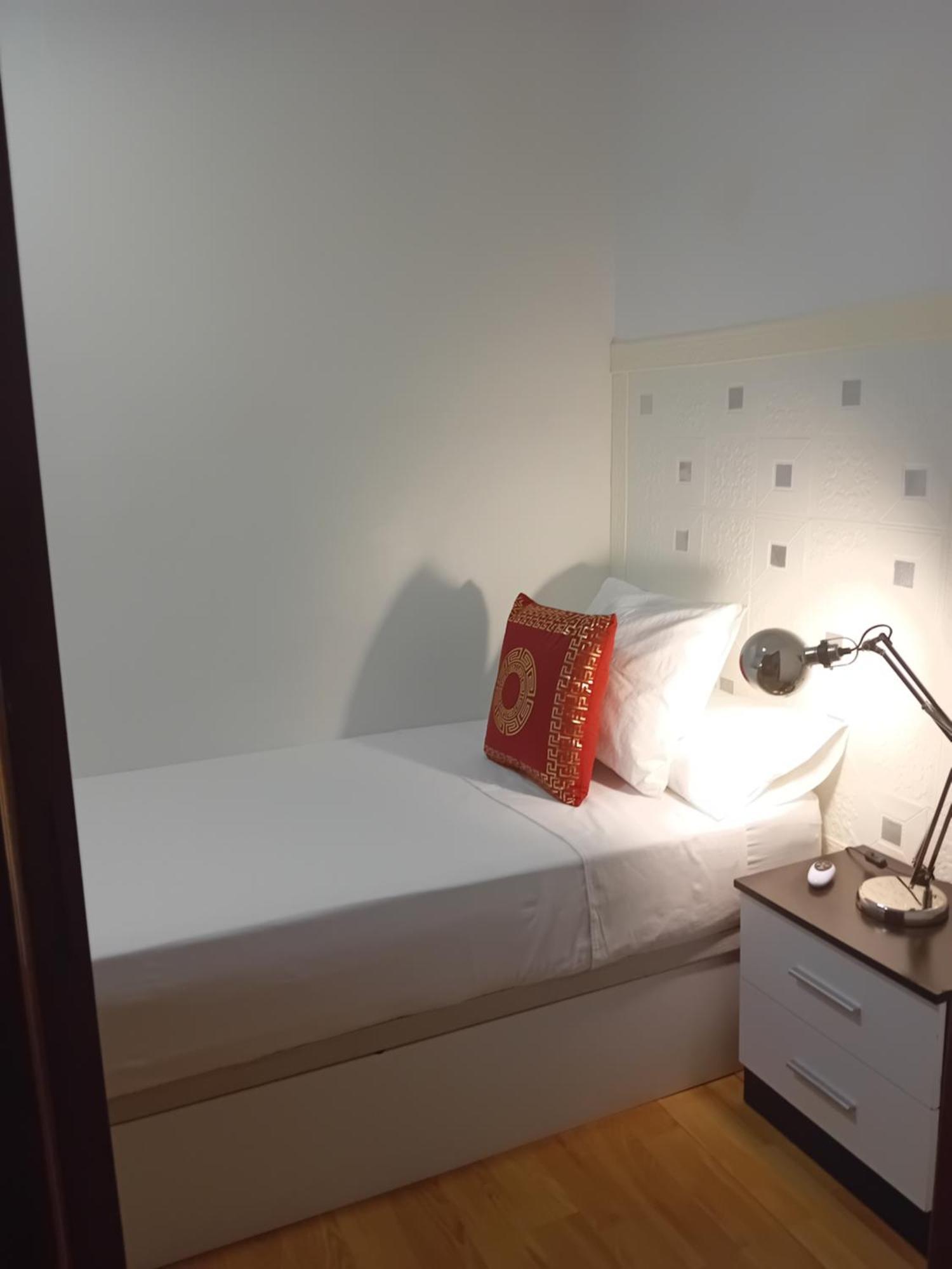 Apartamento Compartido Excelente Ubicacion Ел Прат де Льобрегат Екстериор снимка