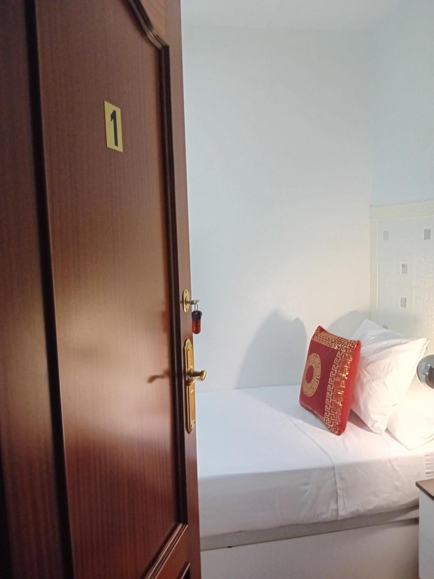 Apartamento Compartido Excelente Ubicacion Ел Прат де Льобрегат Екстериор снимка