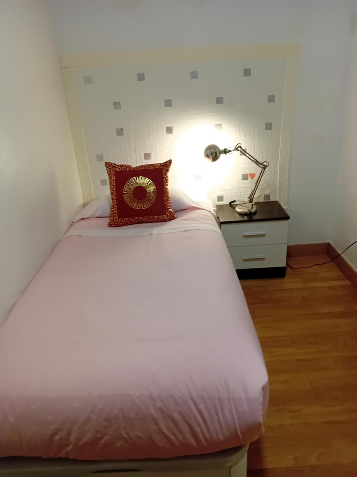 Apartamento Compartido Excelente Ubicacion Ел Прат де Льобрегат Екстериор снимка