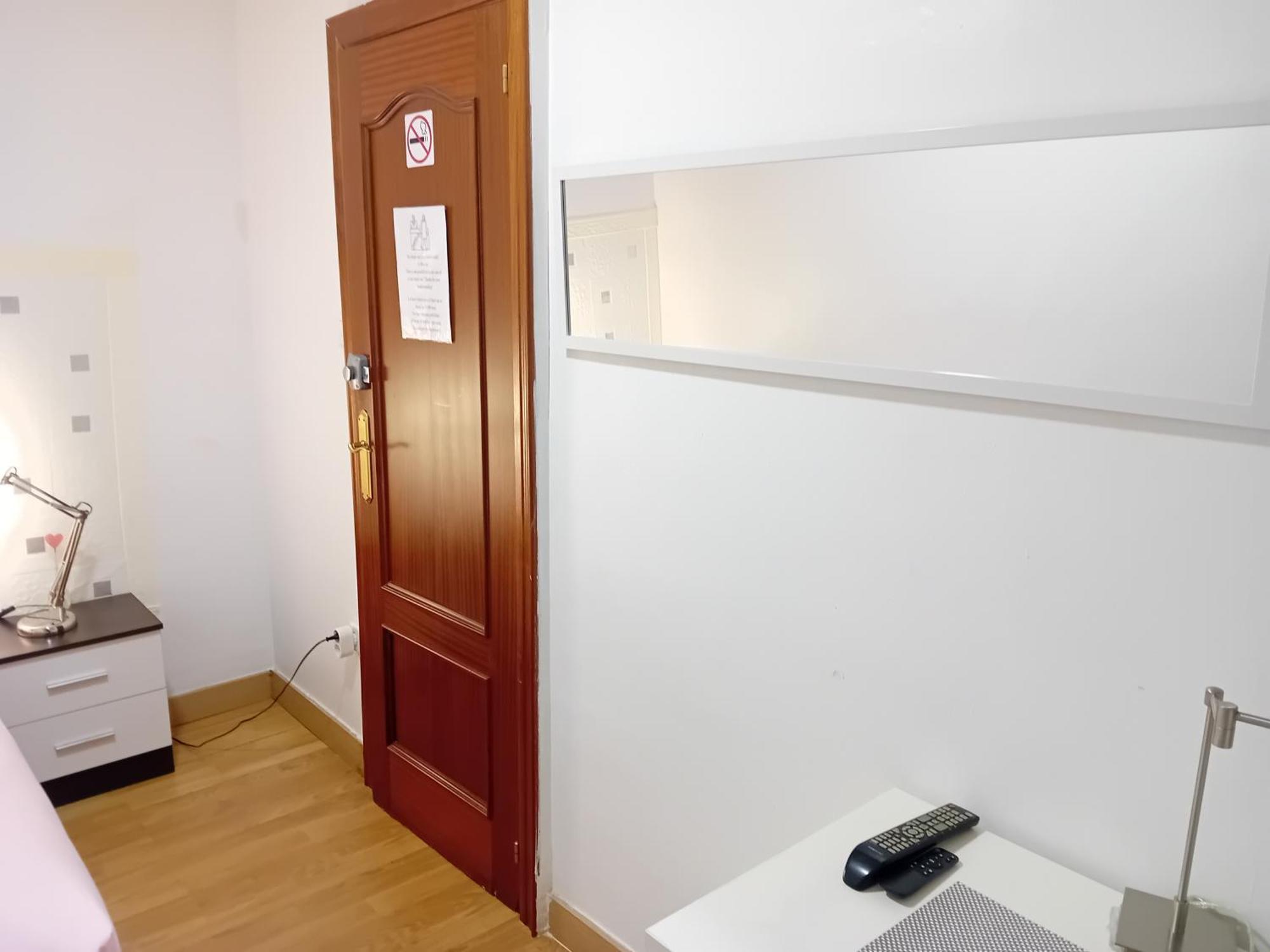 Apartamento Compartido Excelente Ubicacion Ел Прат де Льобрегат Екстериор снимка