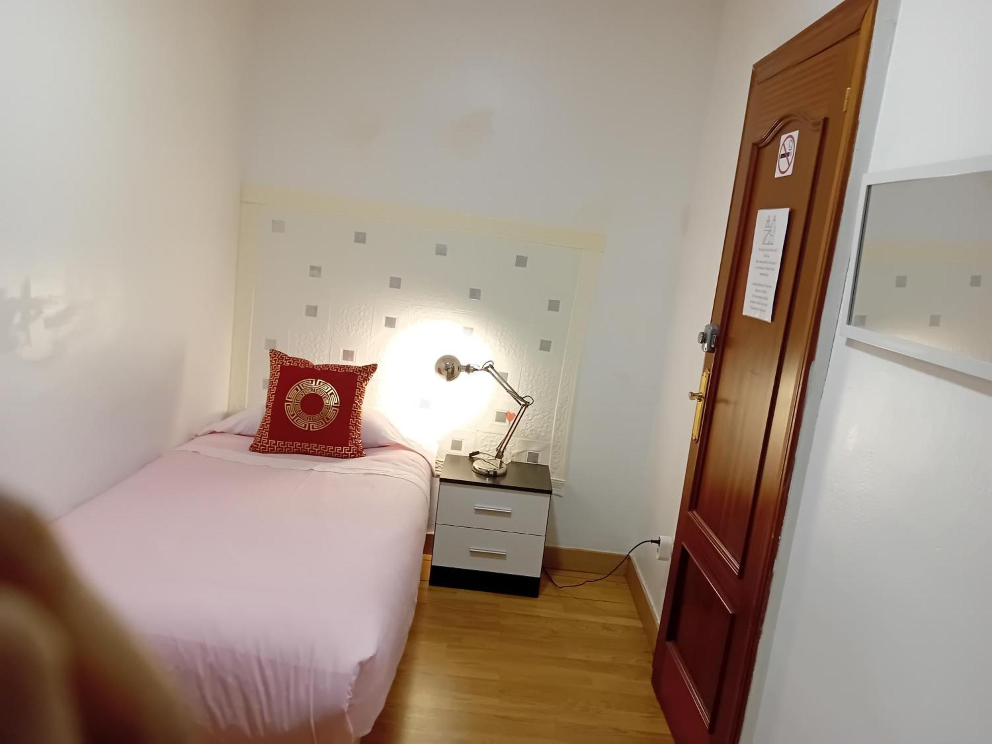 Apartamento Compartido Excelente Ubicacion Ел Прат де Льобрегат Екстериор снимка