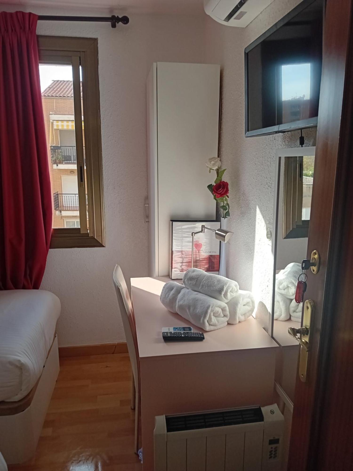 Apartamento Compartido Excelente Ubicacion Ел Прат де Льобрегат Екстериор снимка