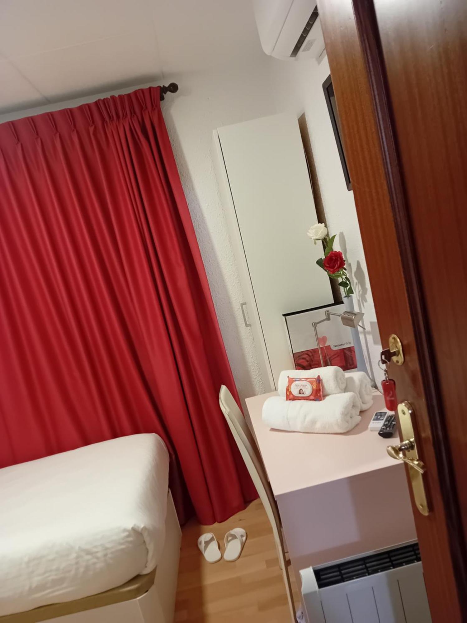 Apartamento Compartido Excelente Ubicacion Ел Прат де Льобрегат Екстериор снимка