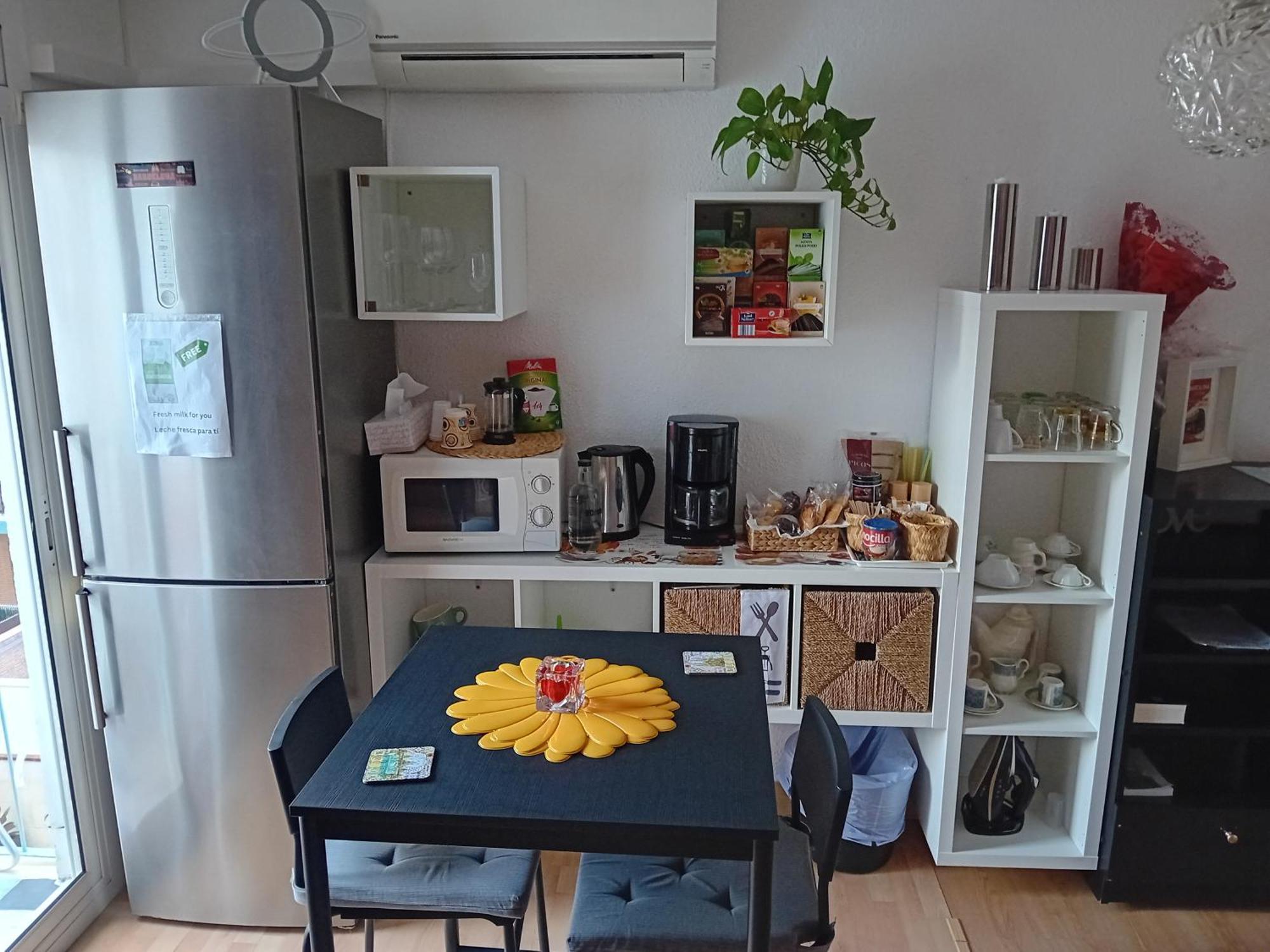 Apartamento Compartido Excelente Ubicacion Ел Прат де Льобрегат Екстериор снимка